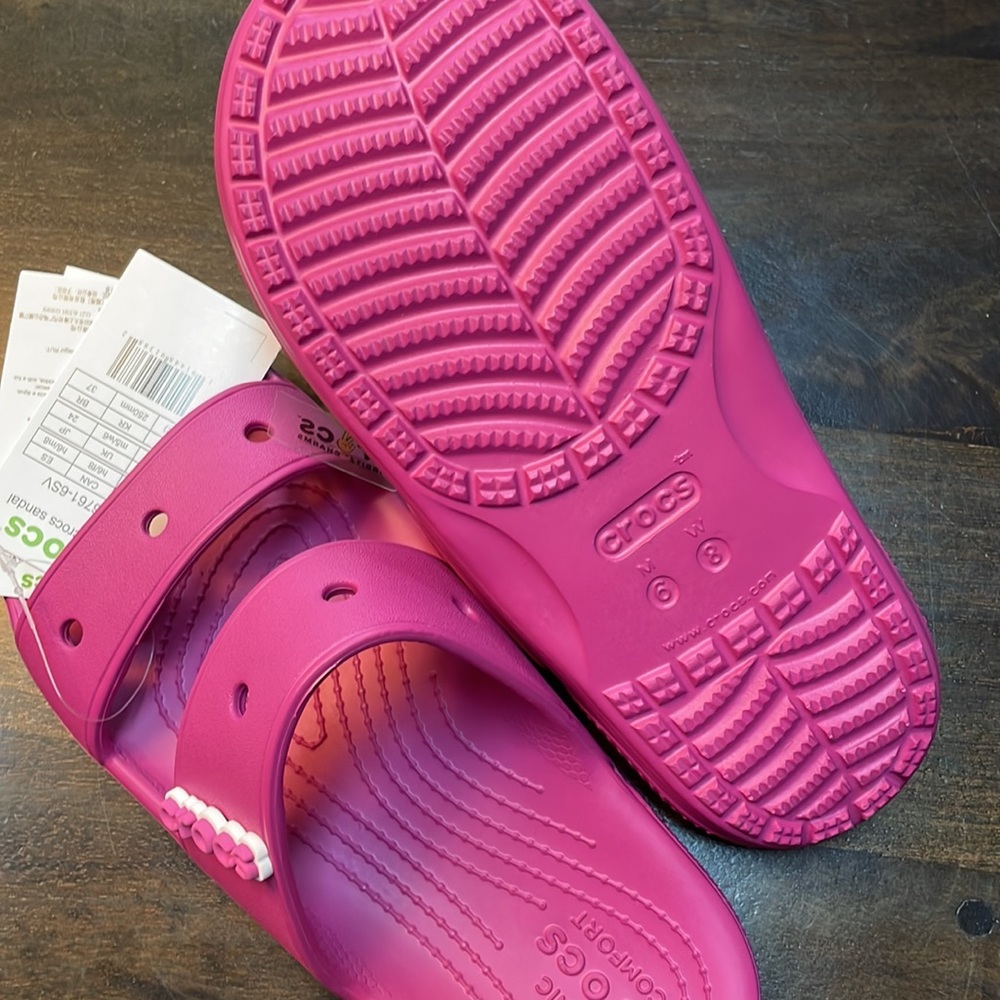Crocs Classic Sandals - color is fuchsia fun - Picture 4 of 5